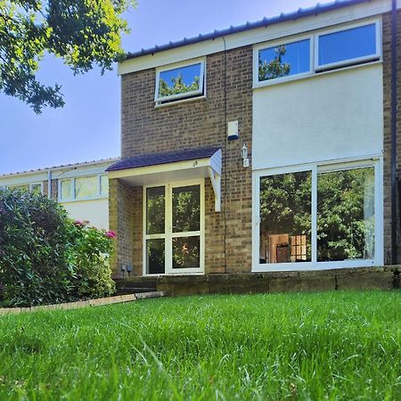 Twin Room In Crawley,Gatwick,West Sussex Ifield Екстер'єр фото